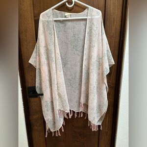 Natural Life Pink and Gray Floral Kimono